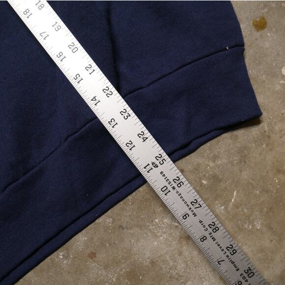 Vintage Y2K Christmas Sweatshirt - Picture 5 of 6